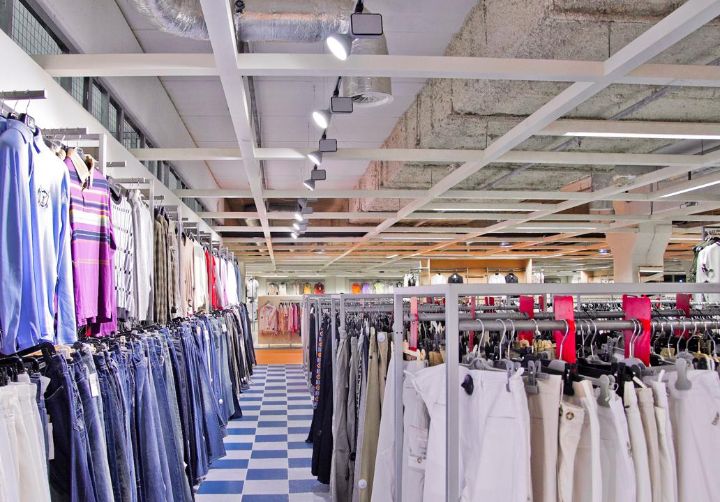 Outlet адреса. ЦУМ аутлет. ЦУМ аутлет Москва. ЦУМ аутлет Архангельское детский. Кензо ЦУМ аутлет.