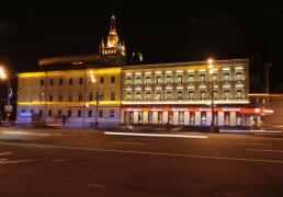 Architectural lighting of the office building facade