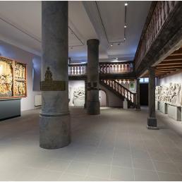 Новая система освещения залов Франконской художественной галереи (Fr?nkische Galerie) в Кронахе (земля Бавария, округ Верхняя Франкония Германия)